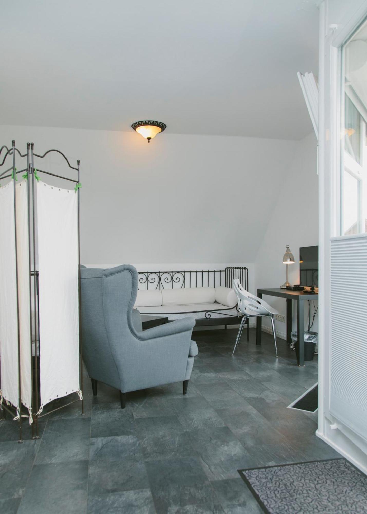 Gaestehaus Vigliarolo Gewerblich Jedes Zimmer Eigenes Bad Gemeinschaftskueche Elmshorn Luaran gambar