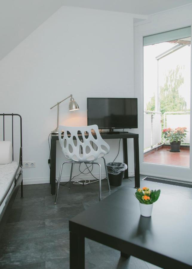 Gaestehaus Vigliarolo Gewerblich Jedes Zimmer Eigenes Bad Gemeinschaftskueche Elmshorn Luaran gambar