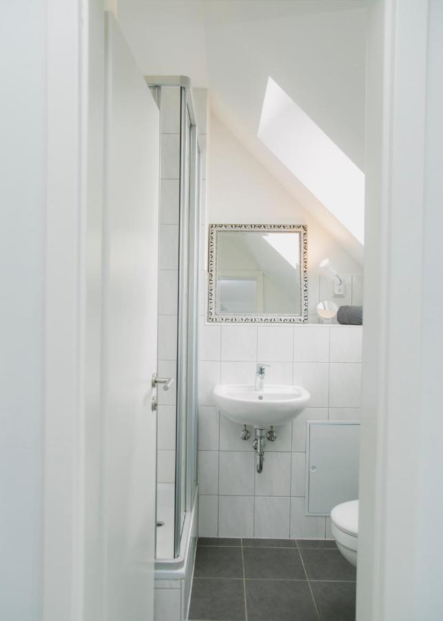 Gaestehaus Vigliarolo Gewerblich Jedes Zimmer Eigenes Bad Gemeinschaftskueche Elmshorn Luaran gambar