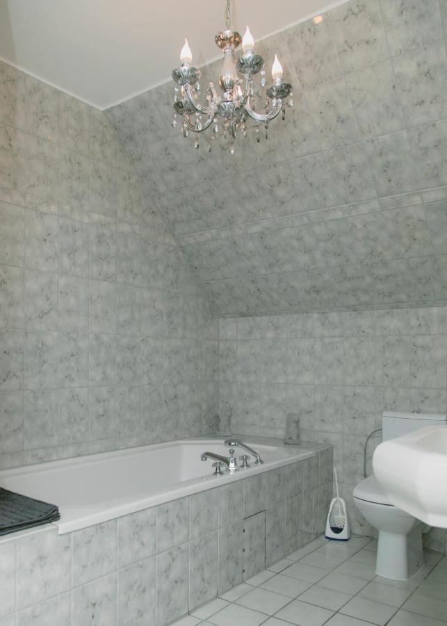 Gaestehaus Vigliarolo Gewerblich Jedes Zimmer Eigenes Bad Gemeinschaftskueche Elmshorn Luaran gambar
