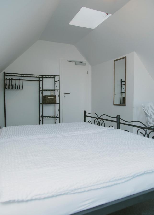 Gaestehaus Vigliarolo Gewerblich Jedes Zimmer Eigenes Bad Gemeinschaftskueche Elmshorn Luaran gambar
