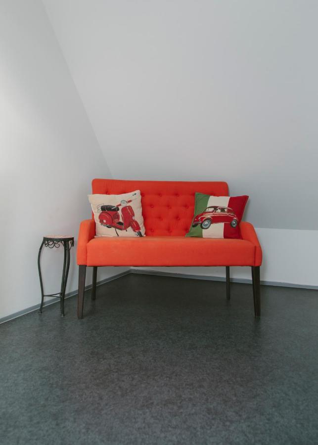 Gaestehaus Vigliarolo Gewerblich Jedes Zimmer Eigenes Bad Gemeinschaftskueche Elmshorn Luaran gambar