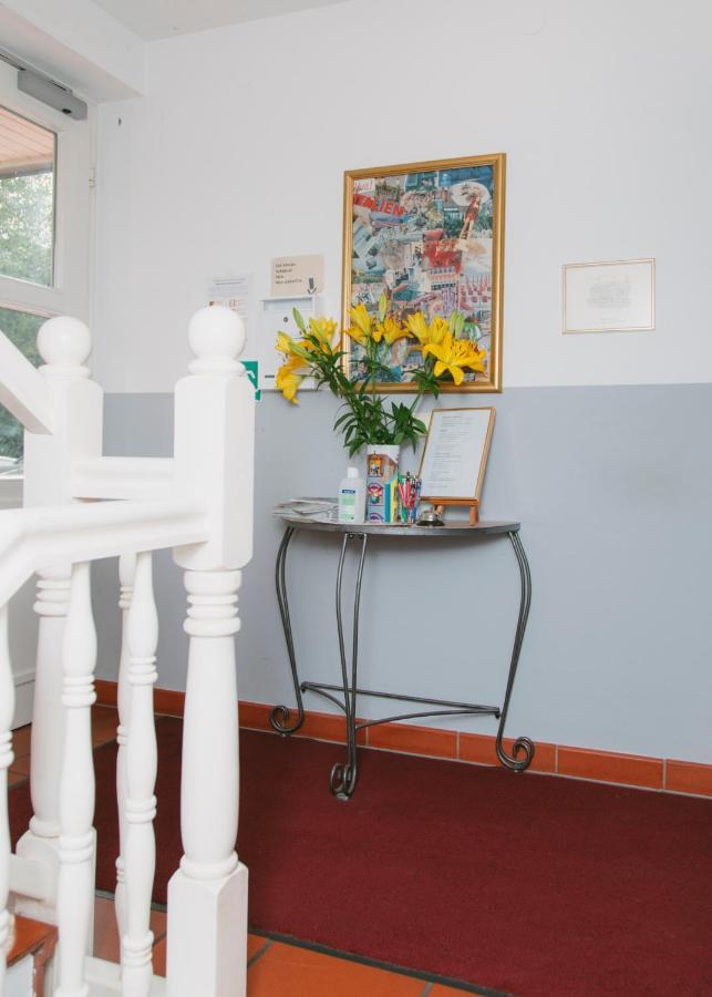 Gaestehaus Vigliarolo Gewerblich Jedes Zimmer Eigenes Bad Gemeinschaftskueche Elmshorn Luaran gambar