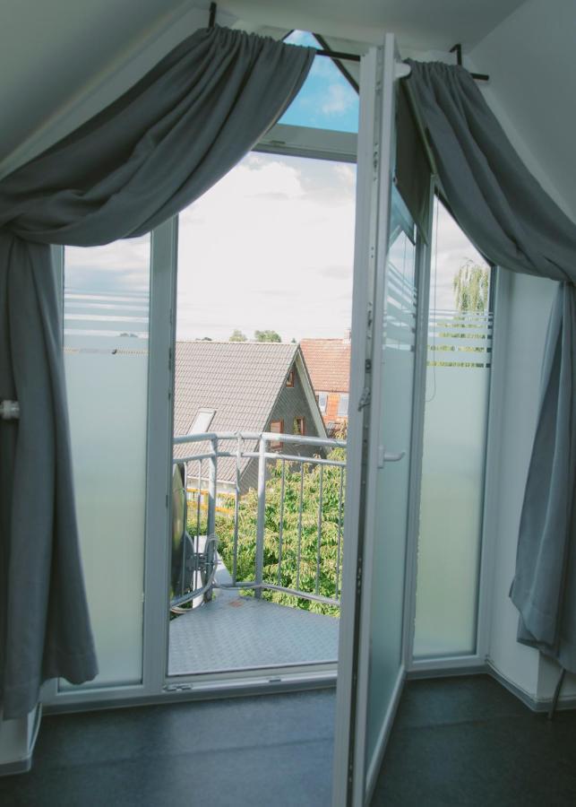 Gaestehaus Vigliarolo Gewerblich Jedes Zimmer Eigenes Bad Gemeinschaftskueche Elmshorn Luaran gambar